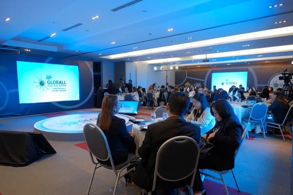 Industry representatives discussing automotive priorities